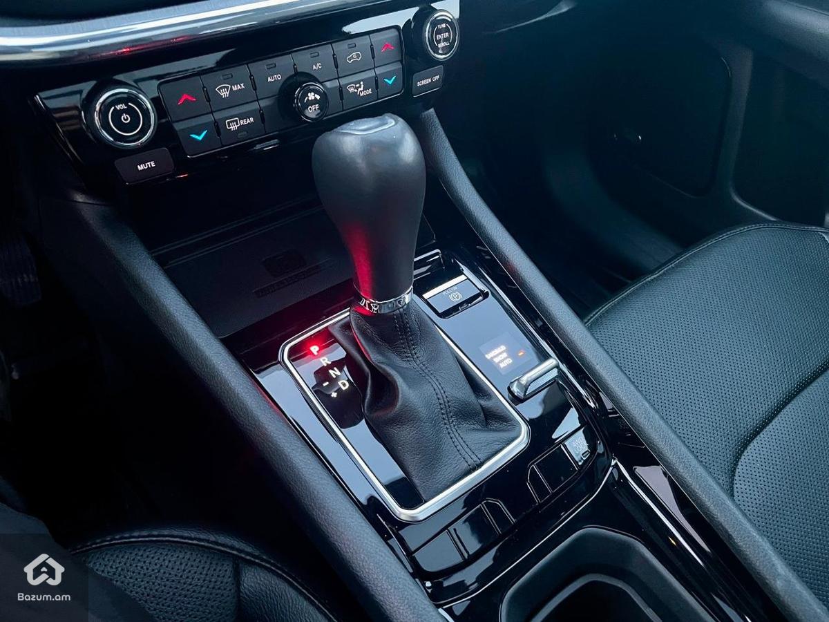 Jeep Compass 2022/12 Limited 2.4լ - image 12