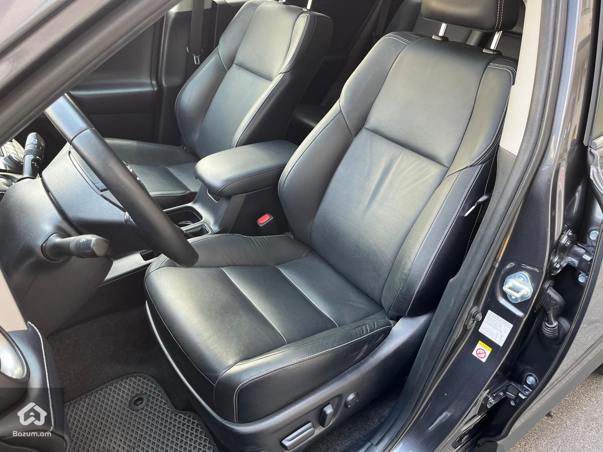 Toyota Rav4 - image 6