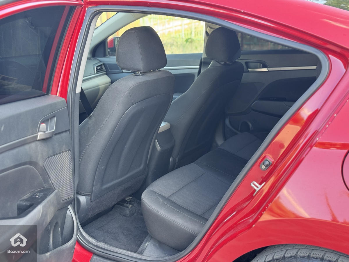 HYUNDAI ELANTRA - image 13