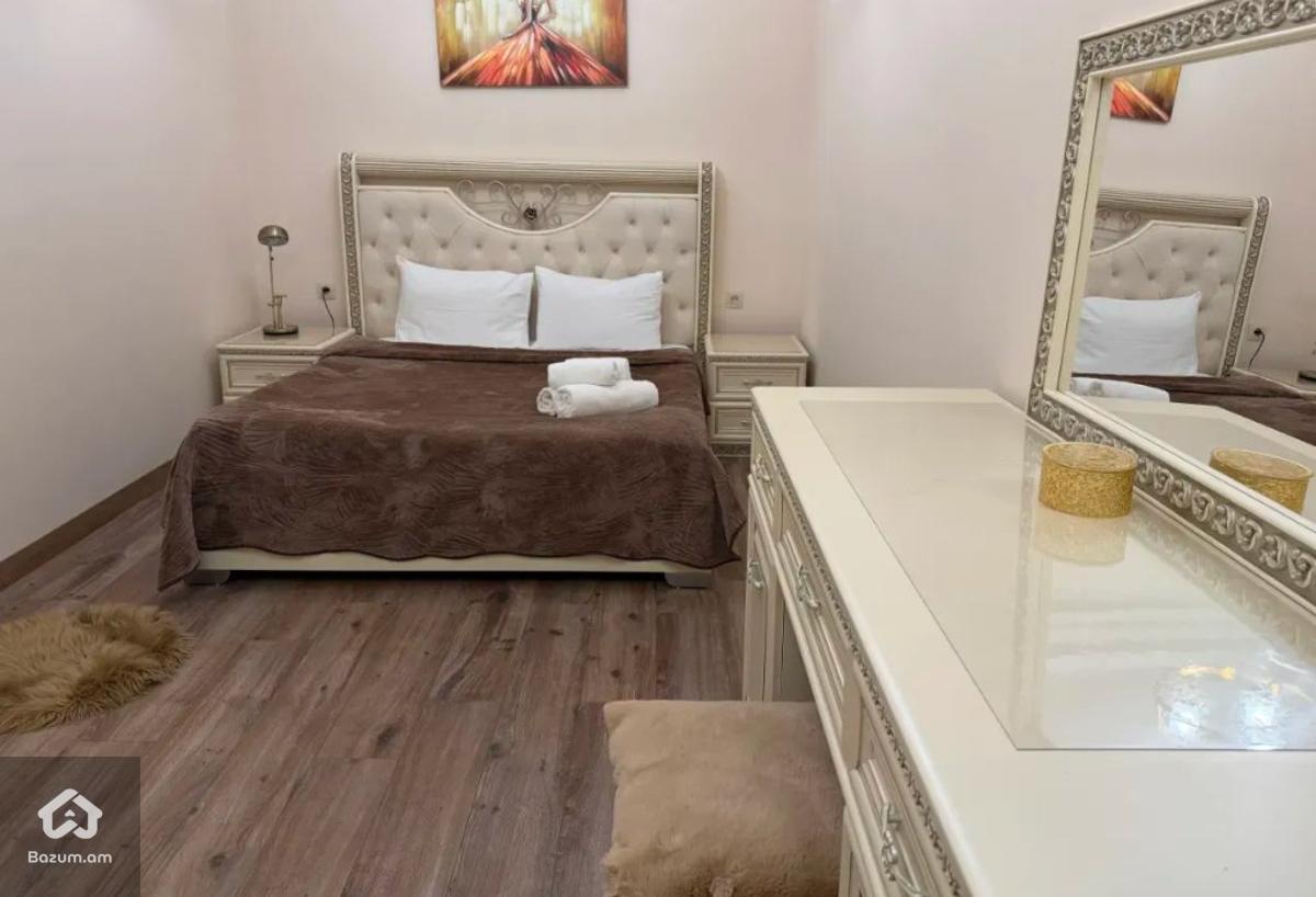 2 սենյականոց բնակարան կենտրոնում, - image 6