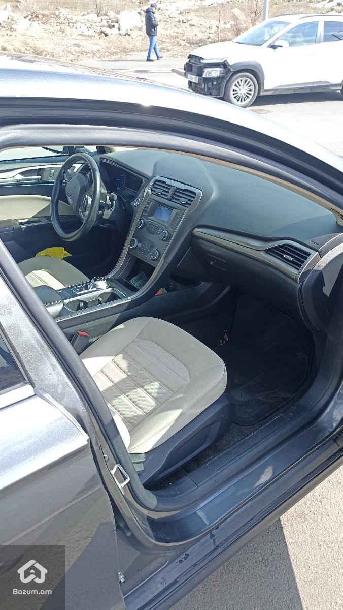 Ford Fusion - image 3