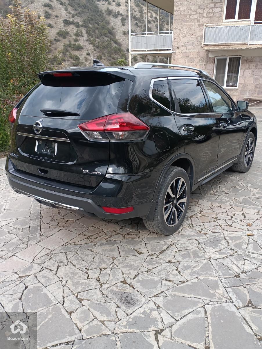 Nissan Rogue SL - image 2