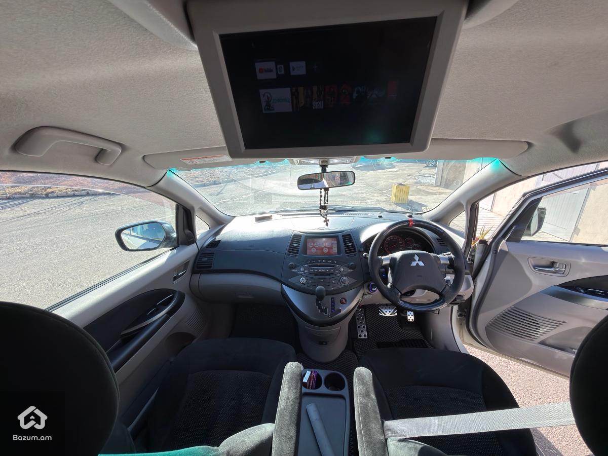 Mitsubishi Grandis Sport Gear - image 9