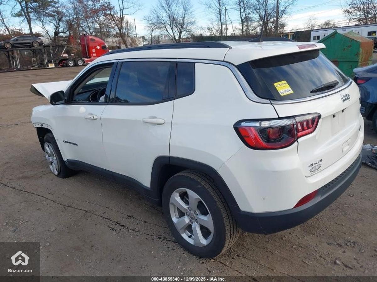 Jeep Compass Latitude 4x4 - image 3