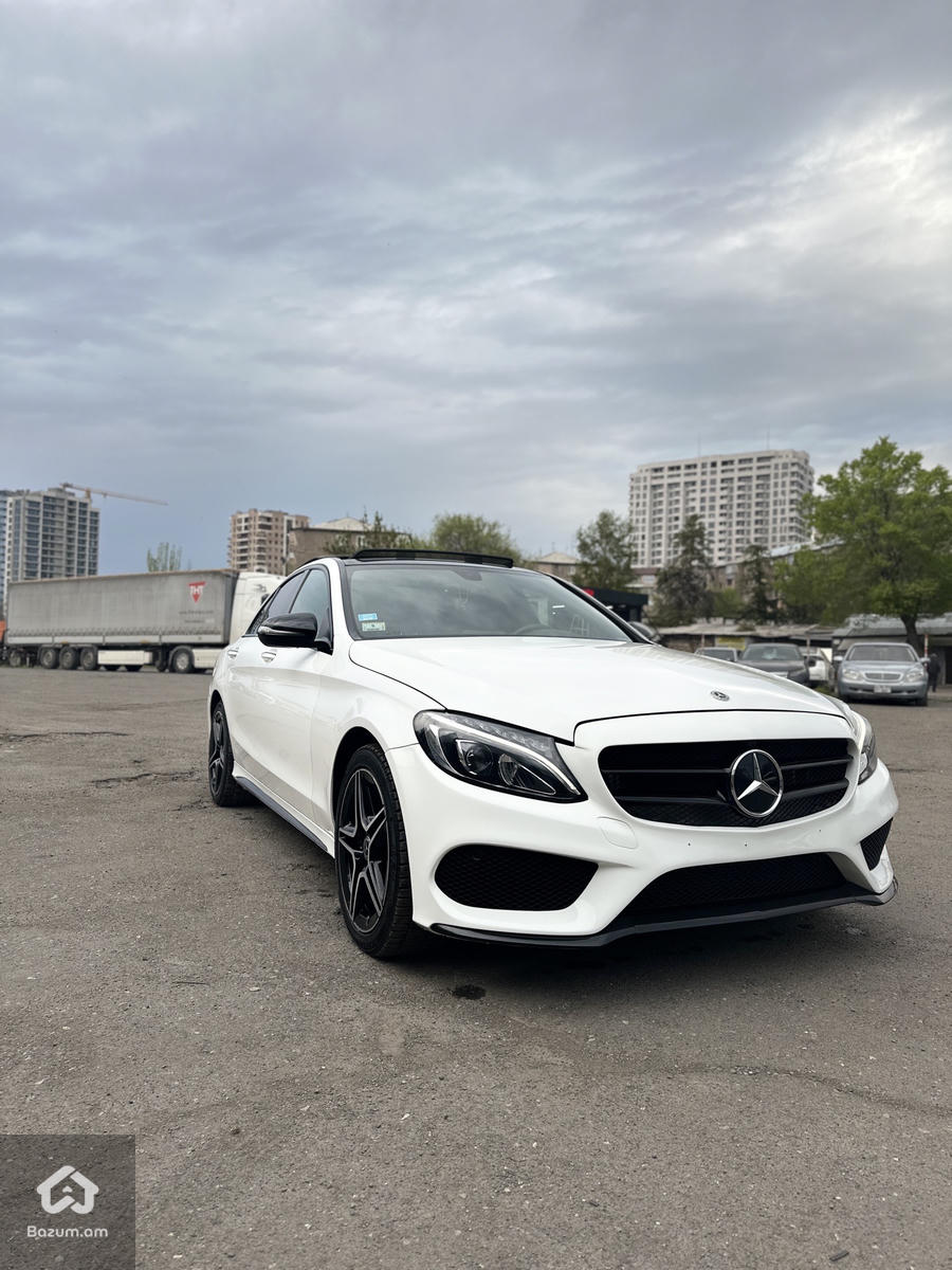 Mercedes Benz C300 - image 5