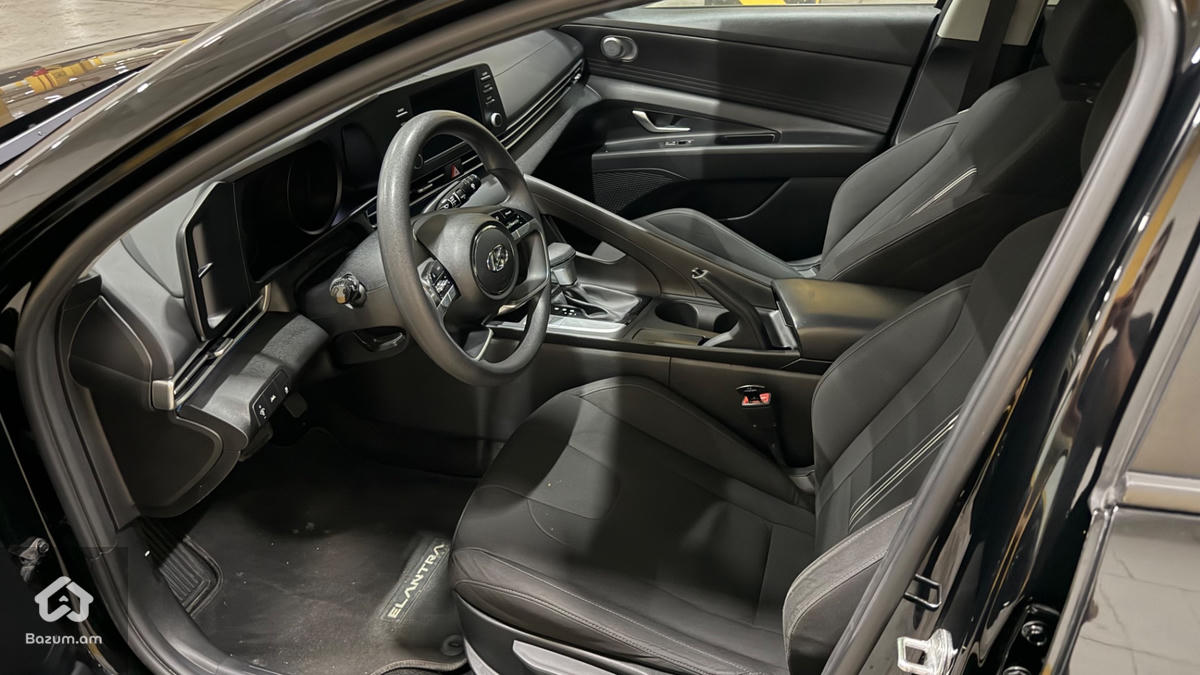 Hyundai Elantra 2021 - image 9