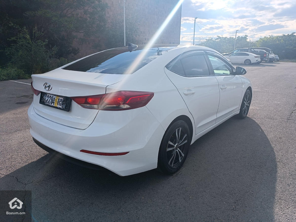 HYUNDAI ELANTRA  - image 2