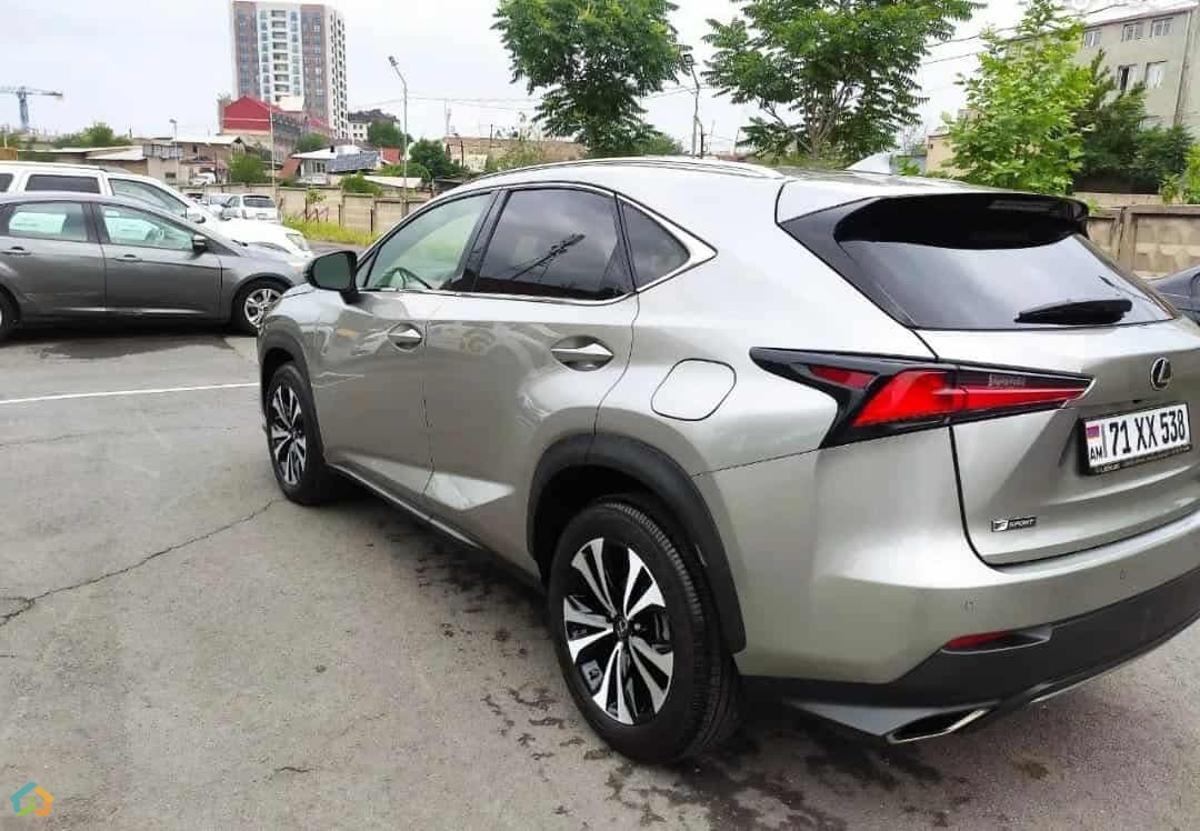 Lexus NX 300 - image 18