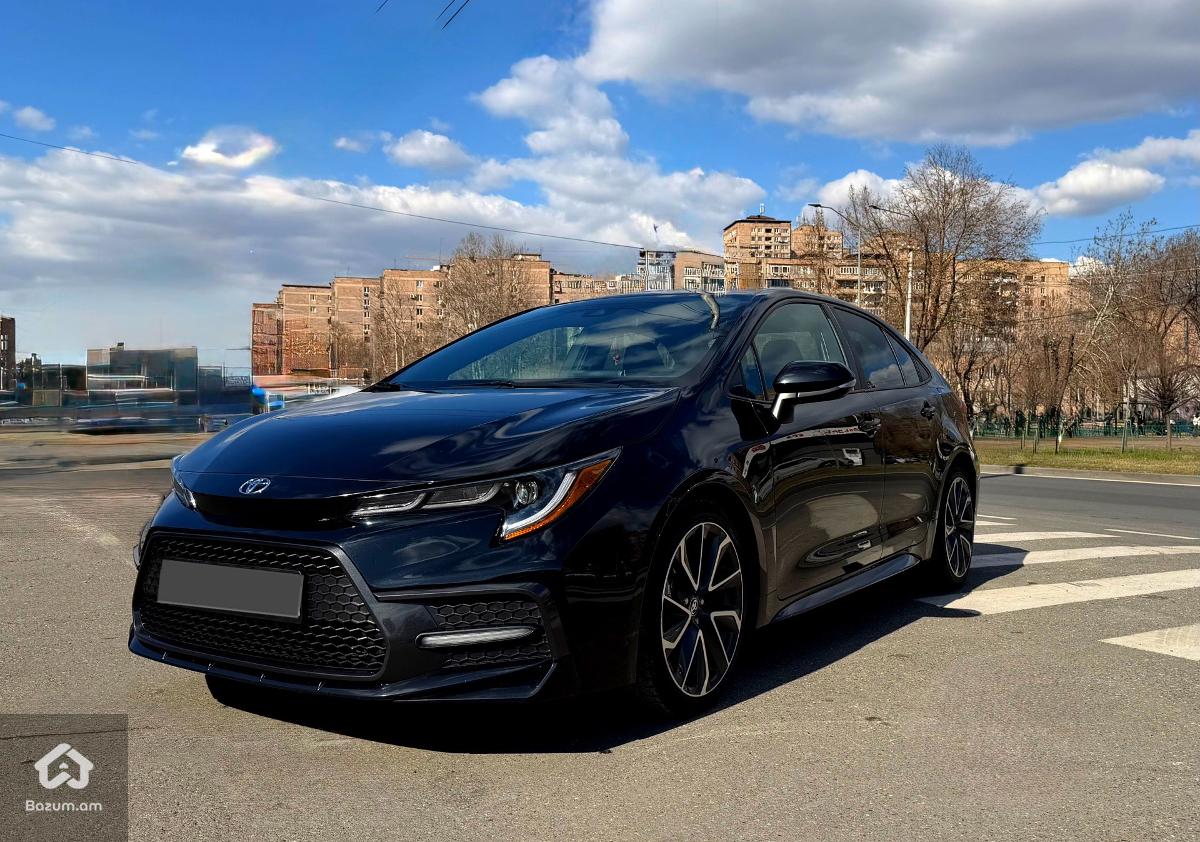 Toyota Corolla SE 2L - image 3