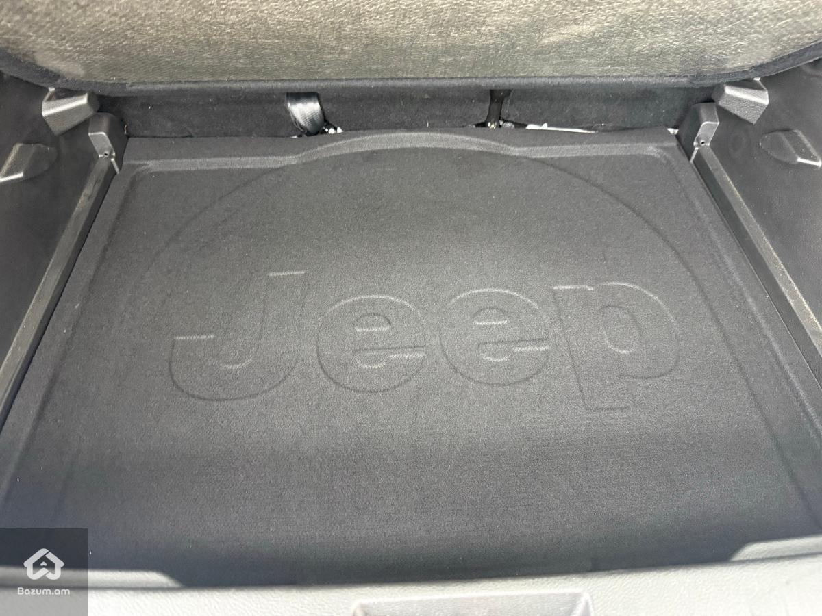 Jeep Renegade Limited 1.3T 4x4 2022 - image 25