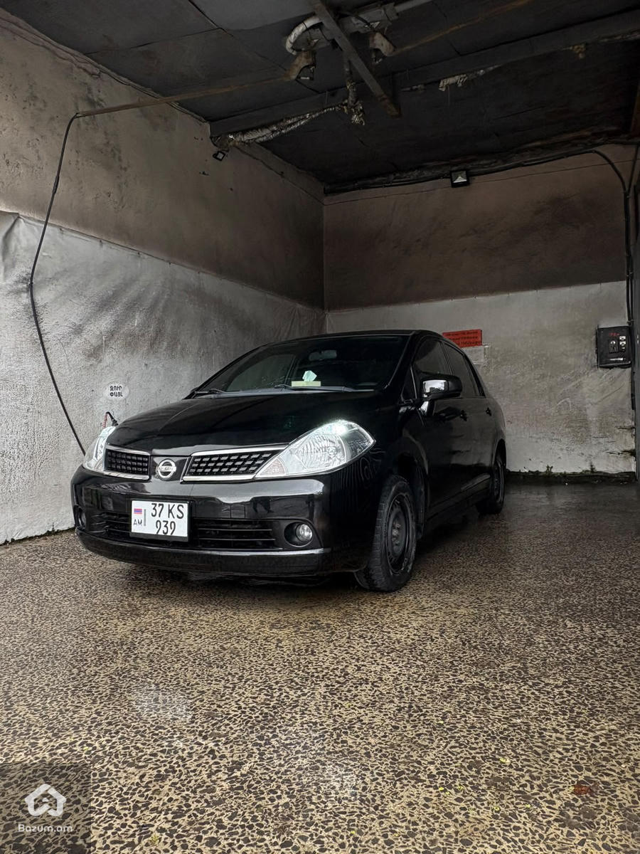 Nissan Versa - image 5