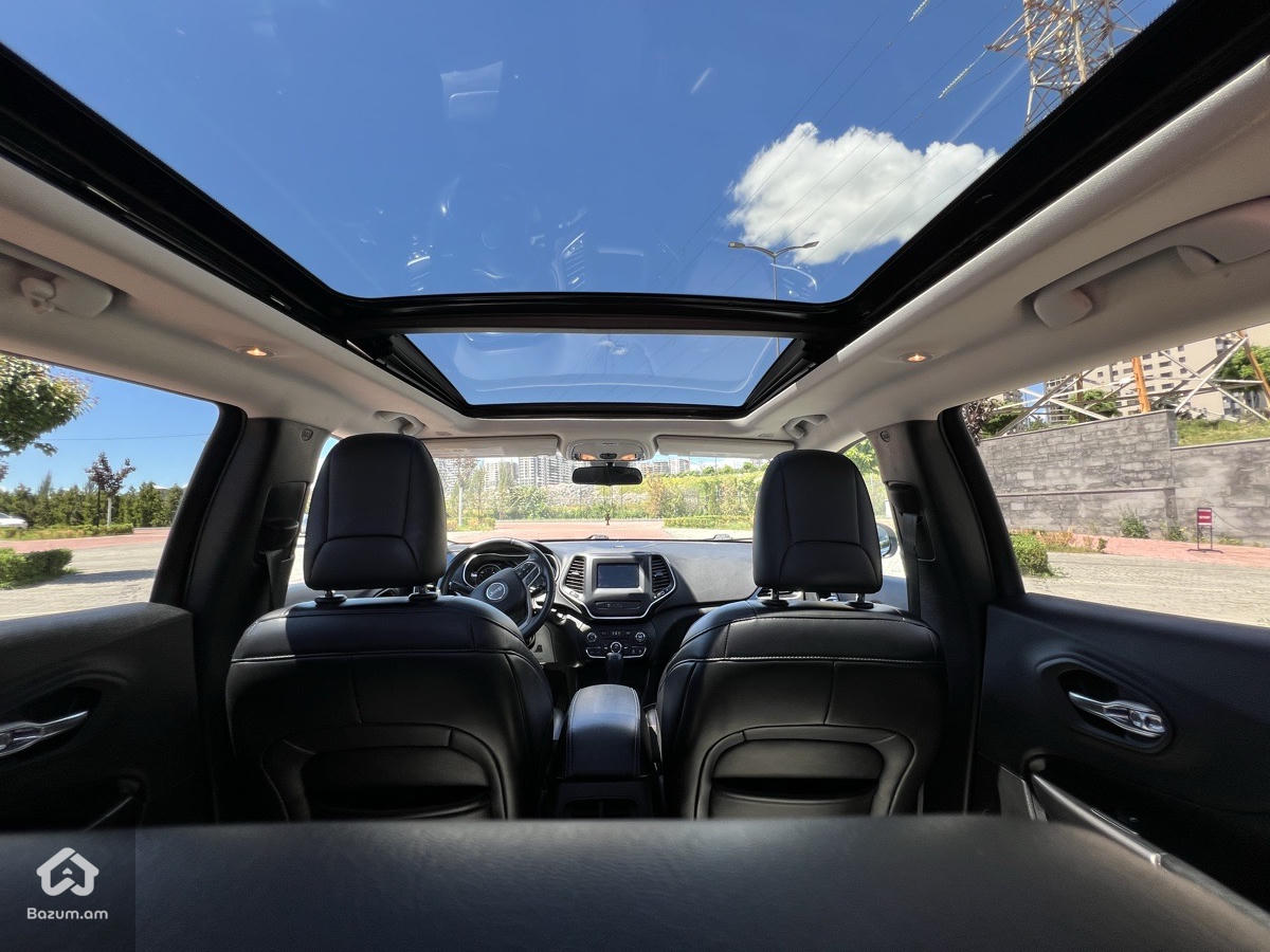Jeep Cherokee  - image 13