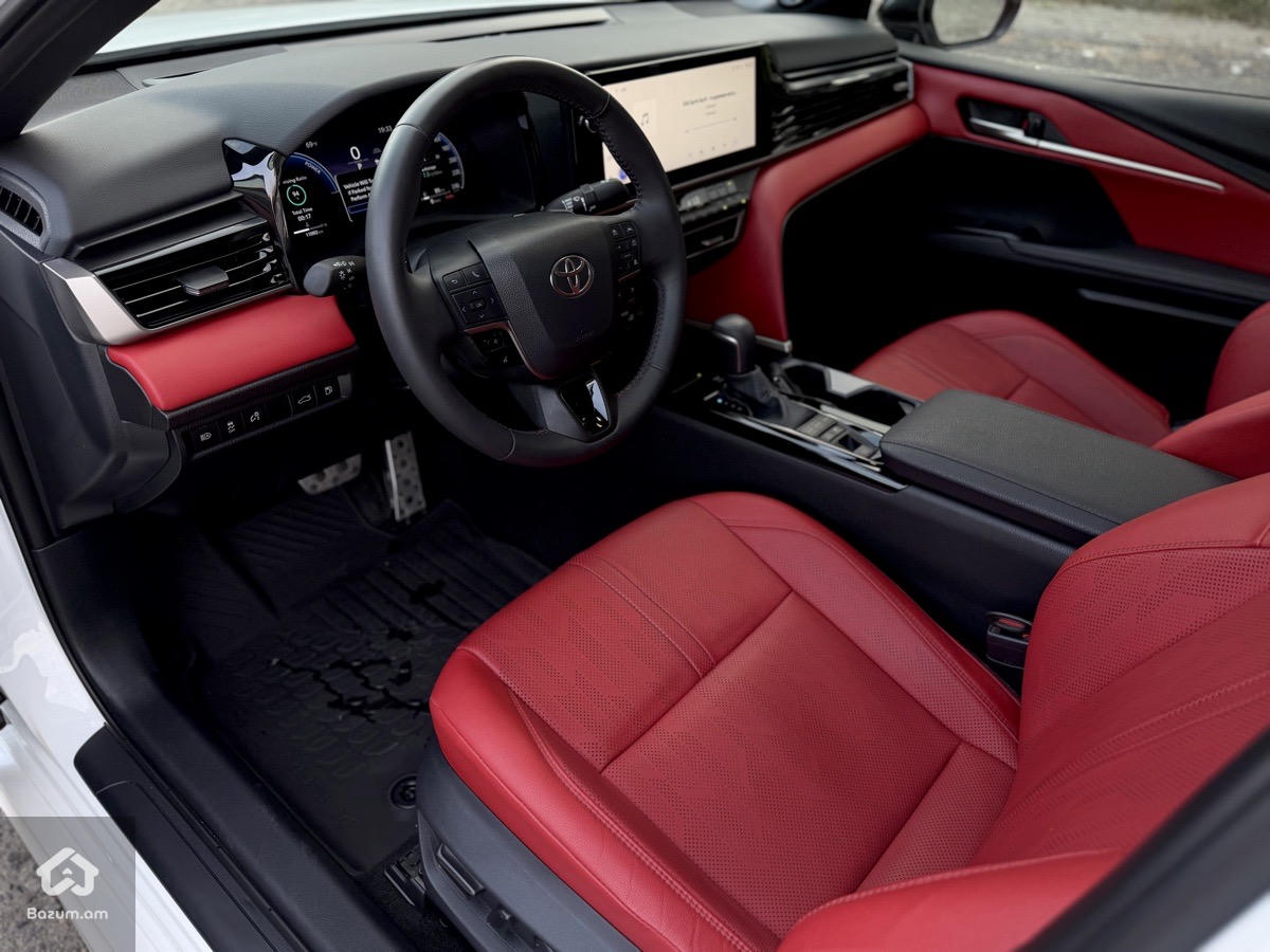 TOYOTA CAMRY 2025 XSE HIBRID - image 8