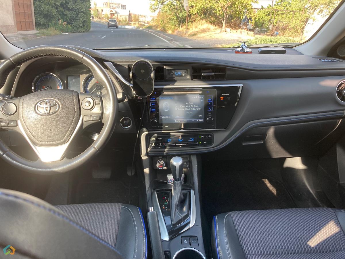 Toyota Corolla - image 9