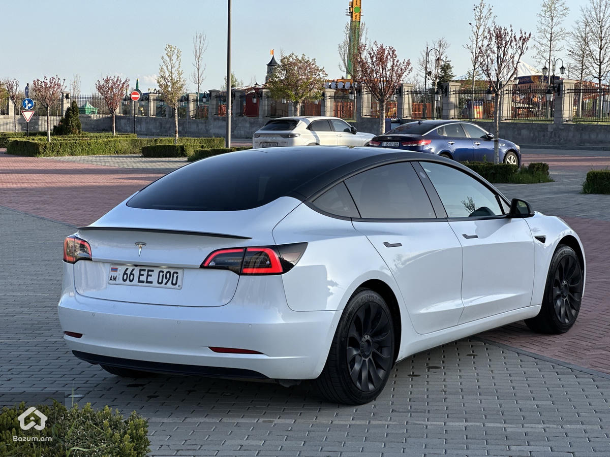 Tesla model 3 - image 4