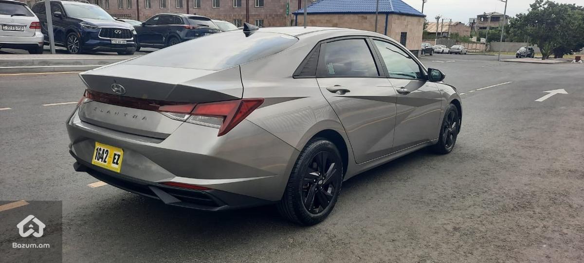 Hyundai Elantra 2021 - image 4