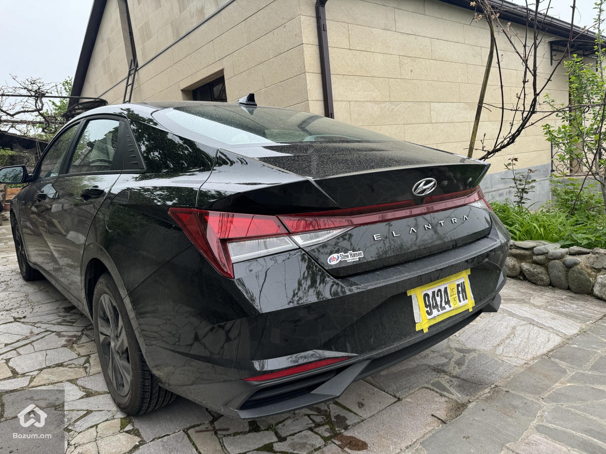 Hyundai Elantra 2023 Sel  - image 8