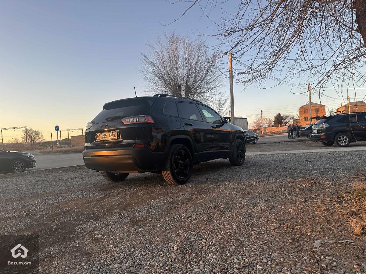 Jeep Cherokee Altitude Edition - image 20