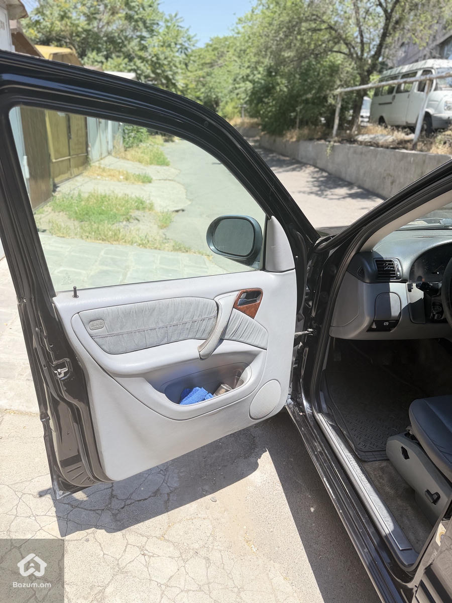 Mercedes-Benz ML 320 - image 7