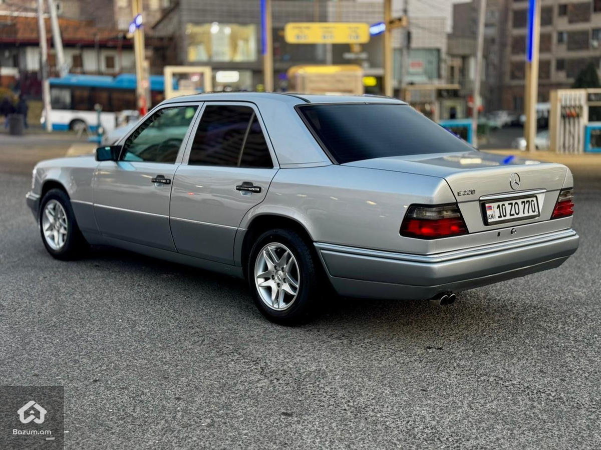 Mercedes Benz E220 w124 - image 4