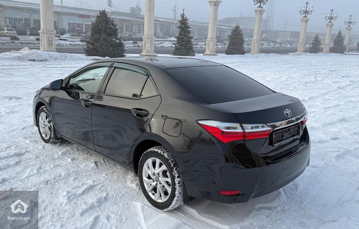 Toyota Corolla - image 4