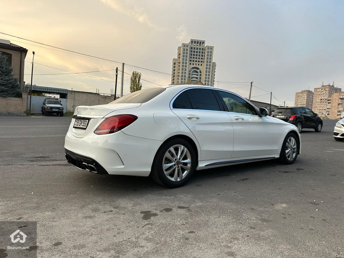 Mercedes C300  - image 6