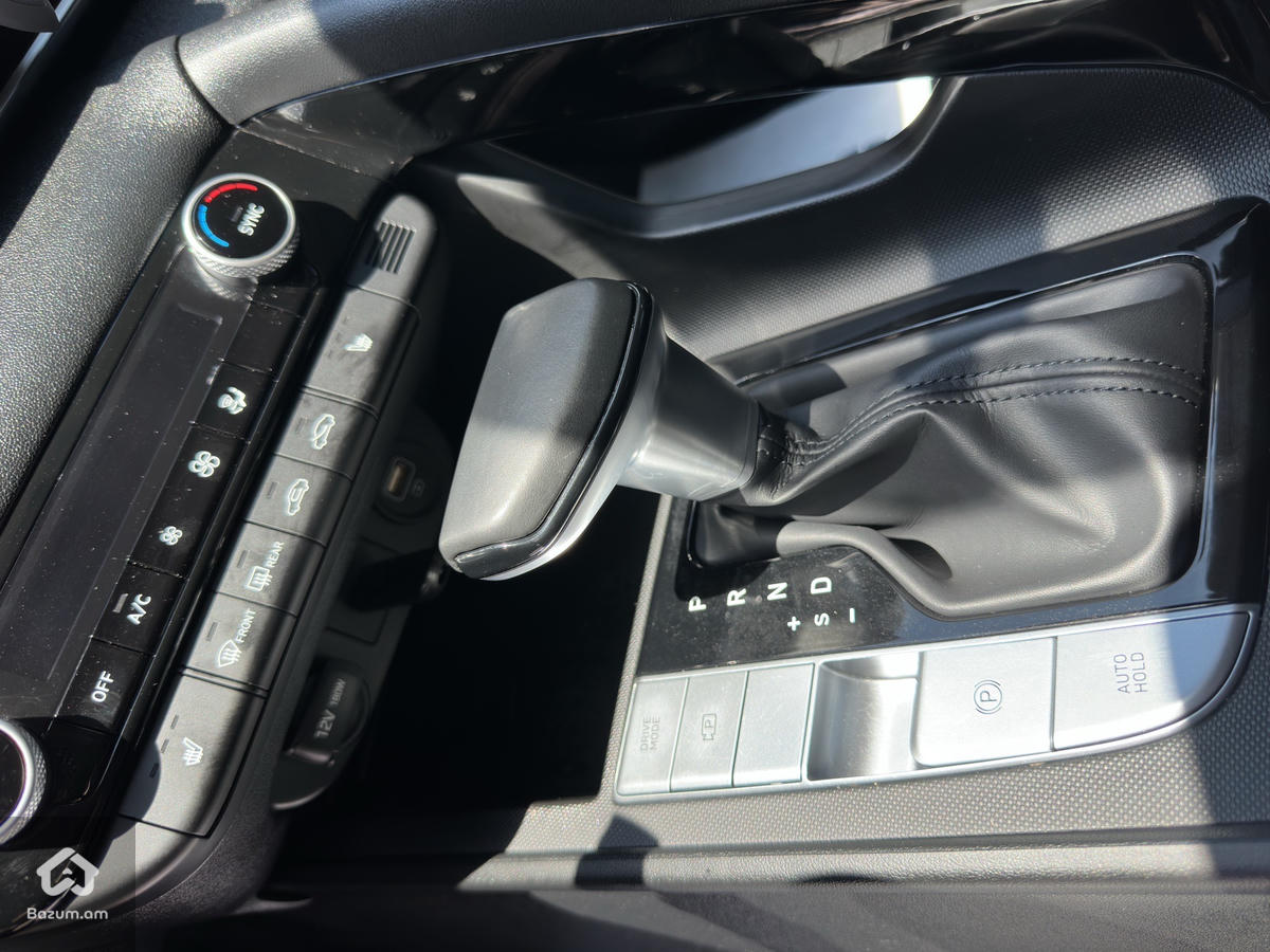 Elantra - image 20