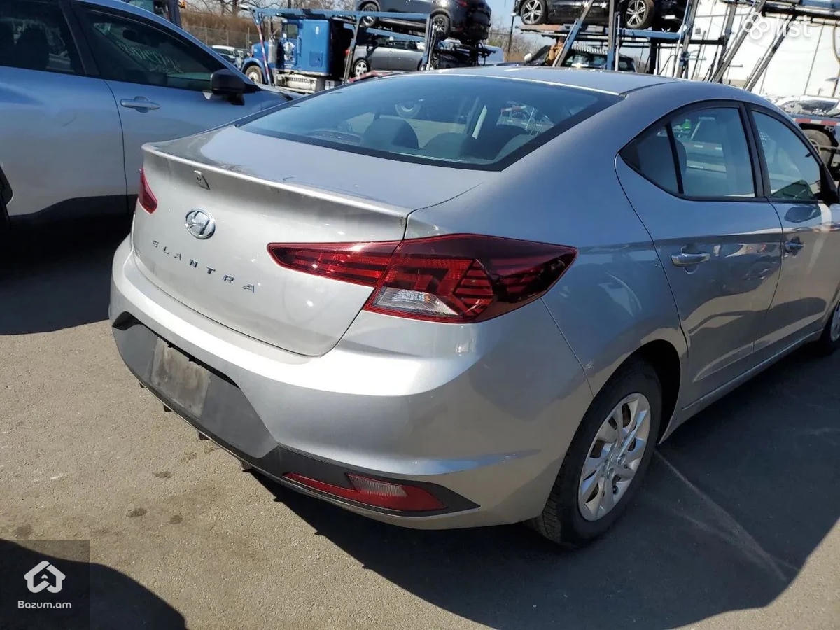Hyundai Elantra SE 2020 - image 3