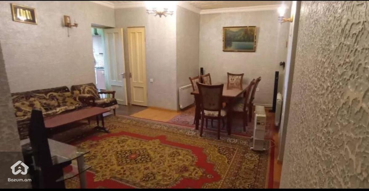 Երկու հարկանի քարե տուն Գրիգոր Զոհրապի փողոցում  - image 16