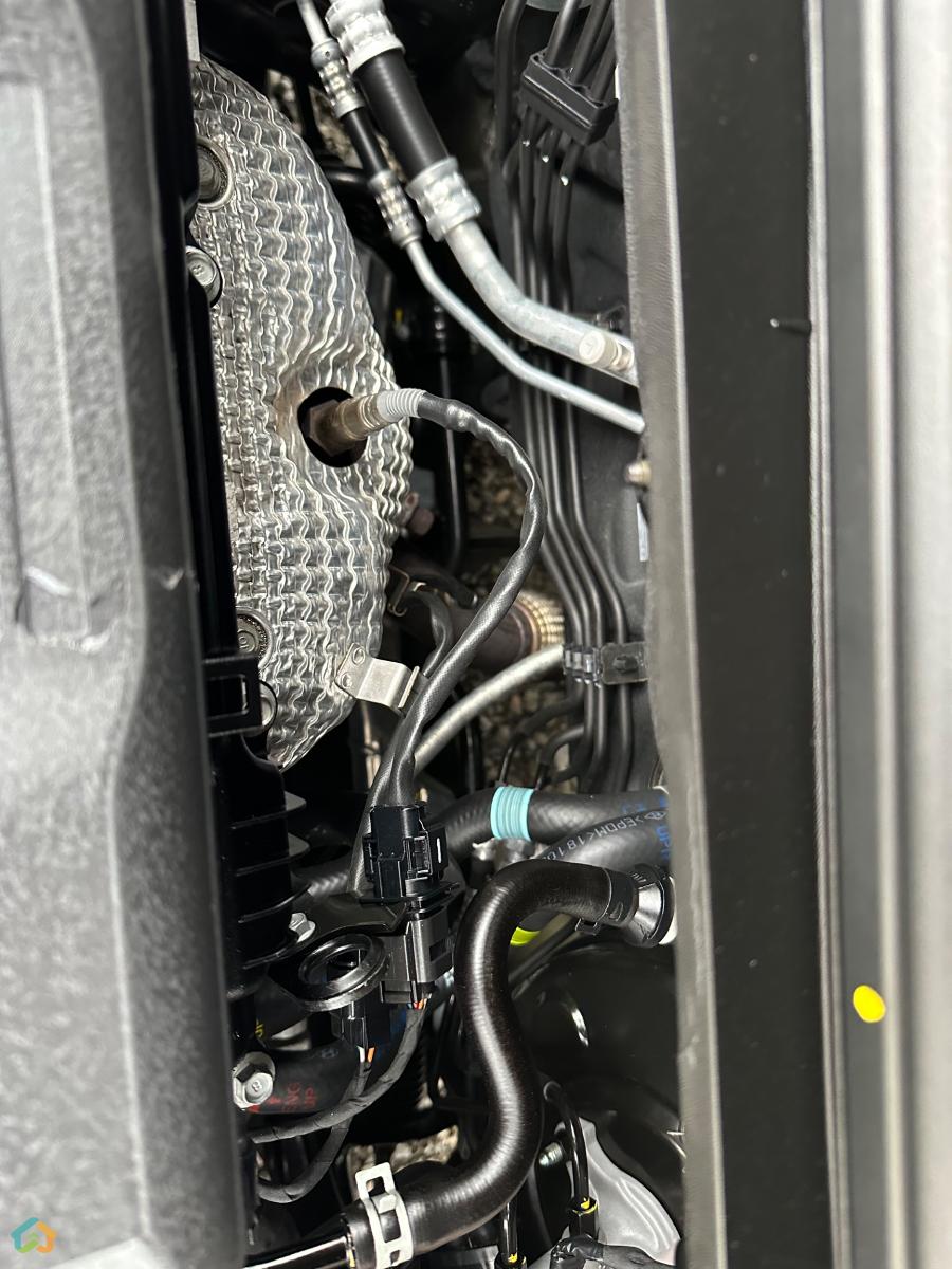 Hyundai Elantra - image 23