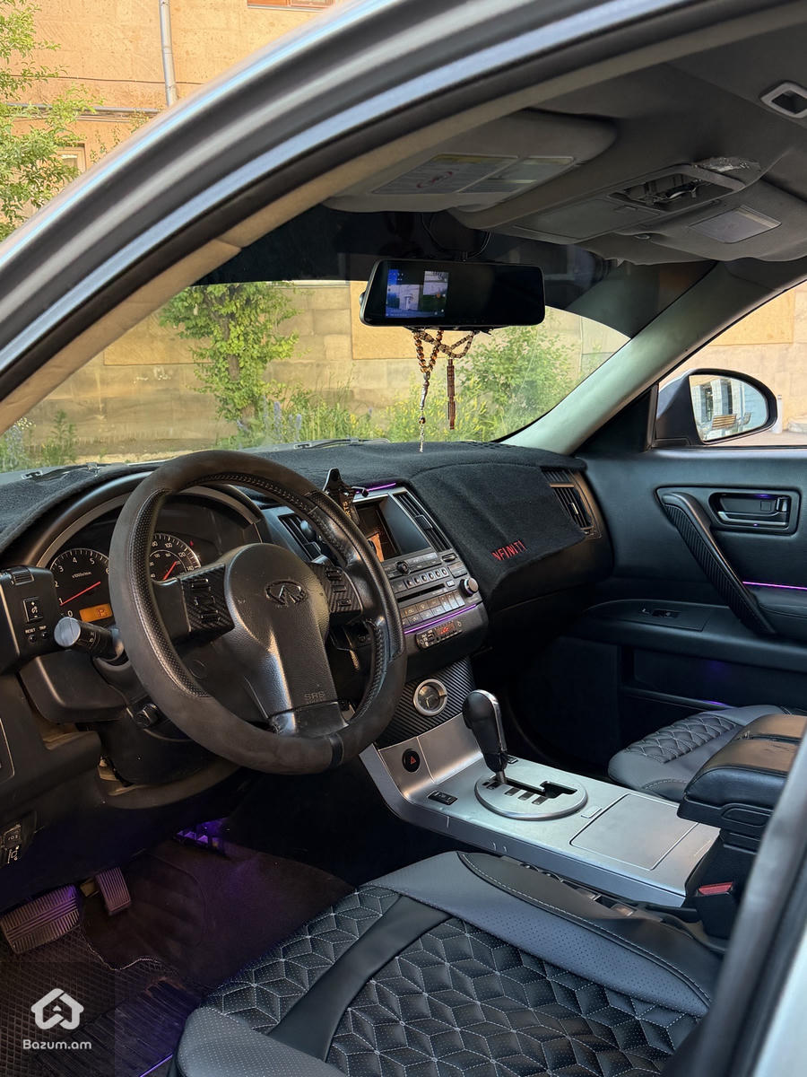 infiniti FX35 - image 6