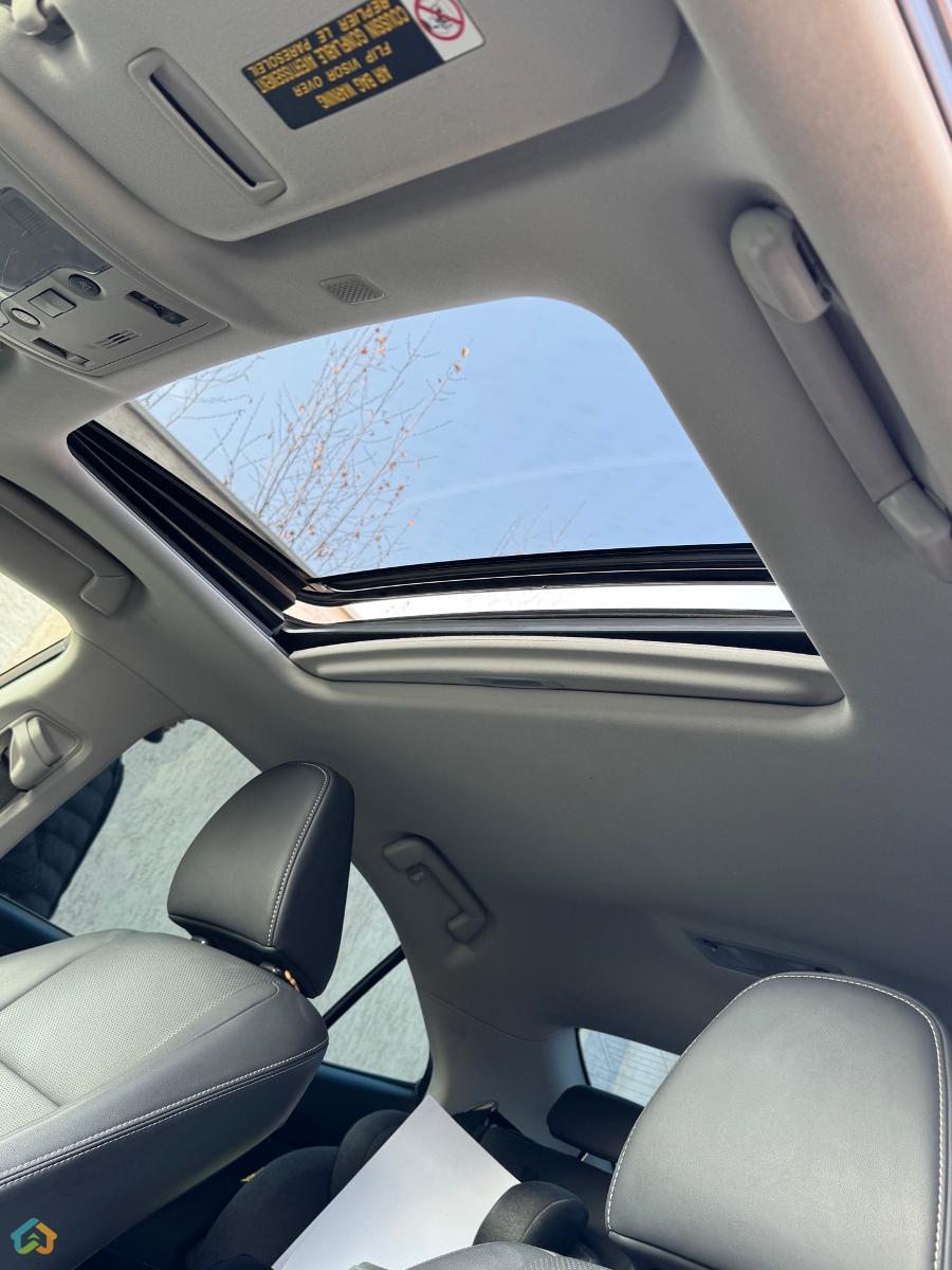 Lexus is 300 3.5 AWD - image 10