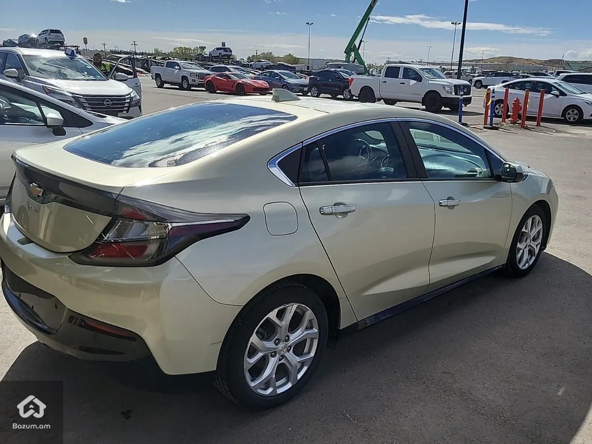 Chevrolet Volt 2 - image 4