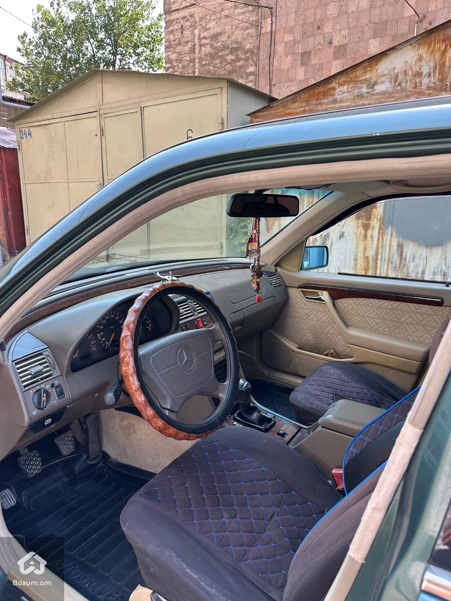 Mersedes Benz  - image 6