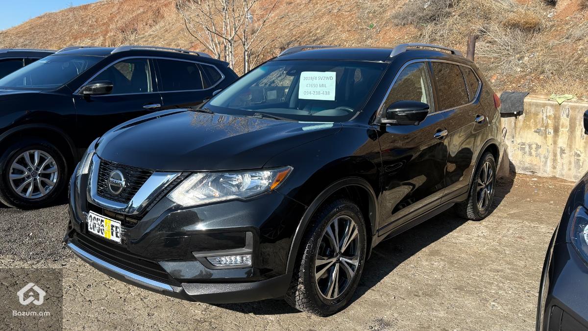 Nissan Rogue - image 1