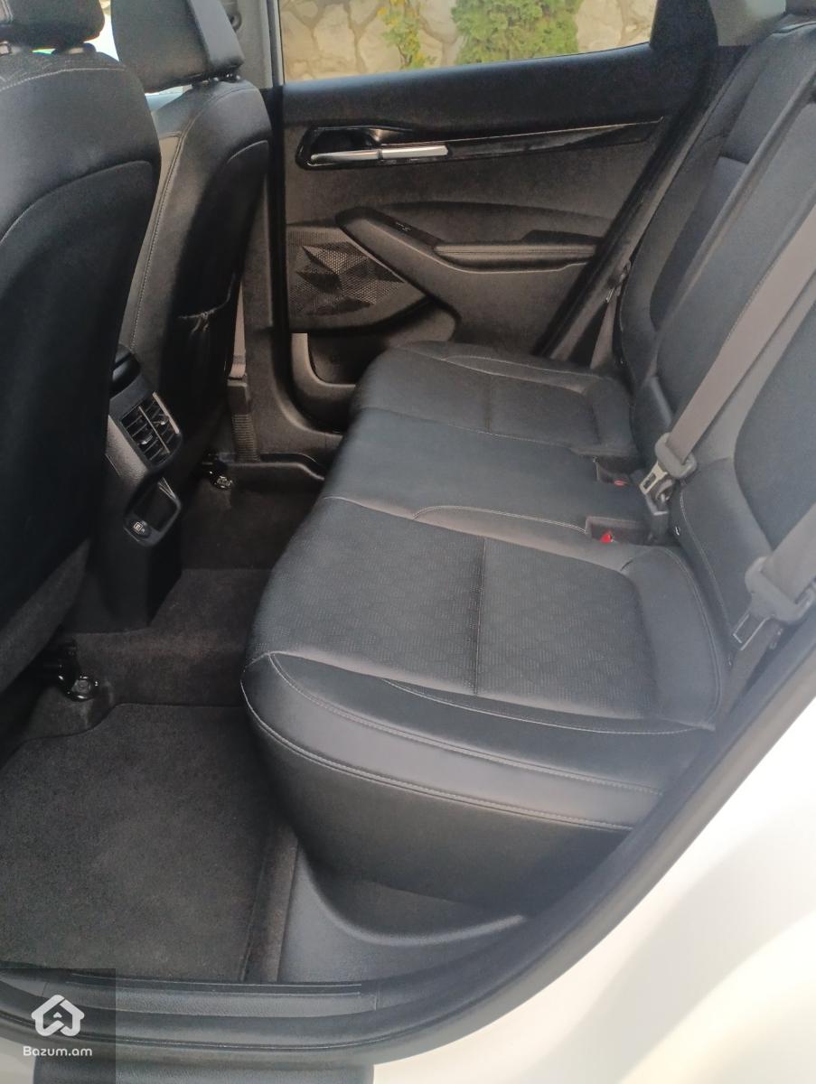 Kia Seltos EX - image 12