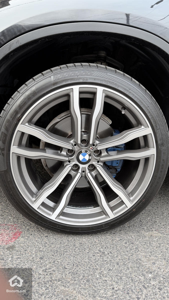 BMW X6 - image 12