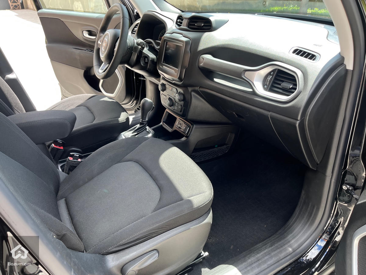 Jeep Renegade  - image 11