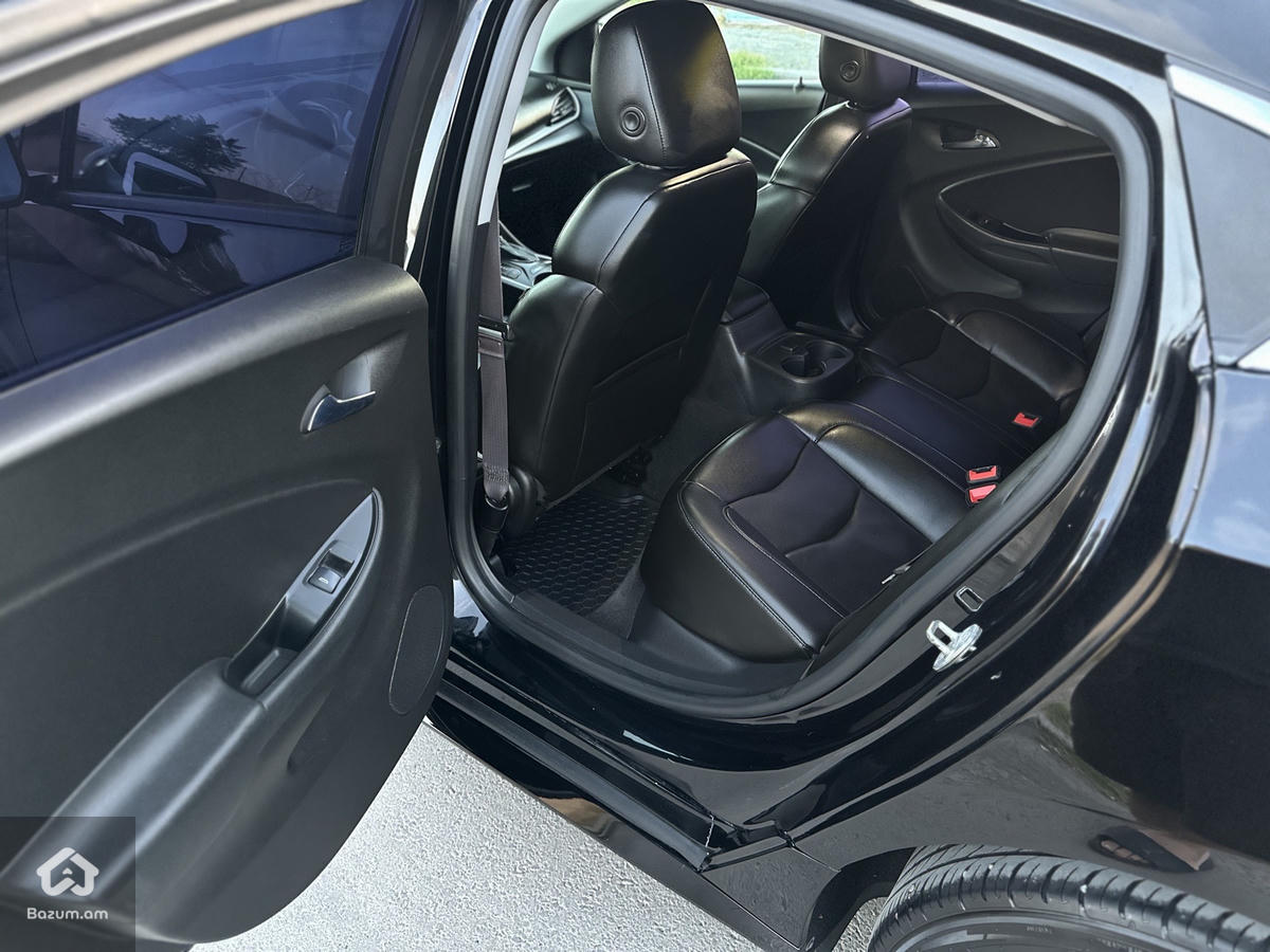 CHEVROLET VOLT 2 - image 12