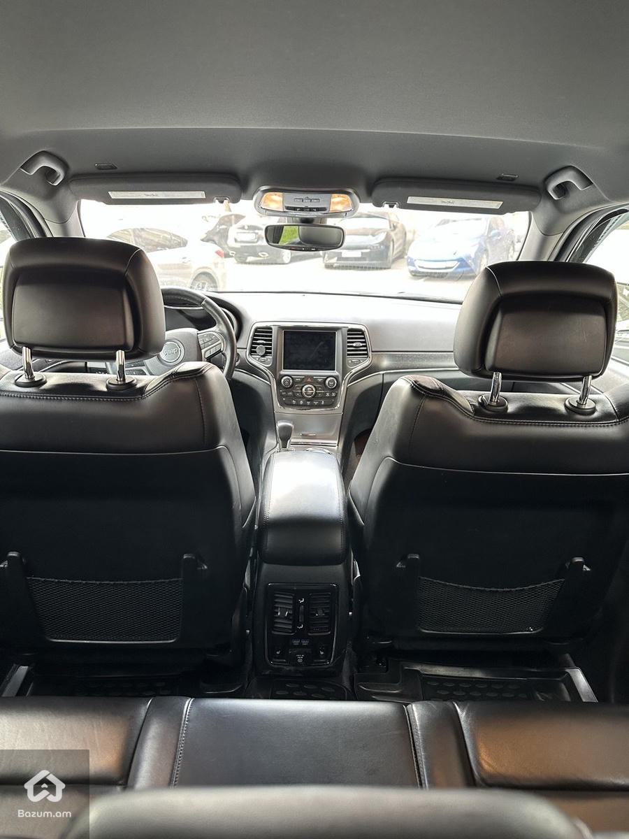 Jeep Grand Cherokee Limited - image 14