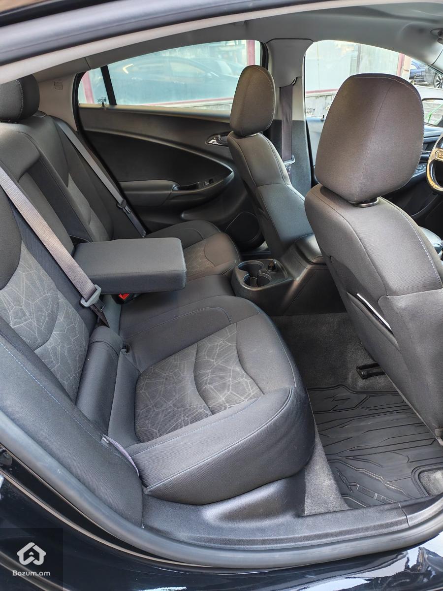 Chevrolet Volt 2 LT - image 14