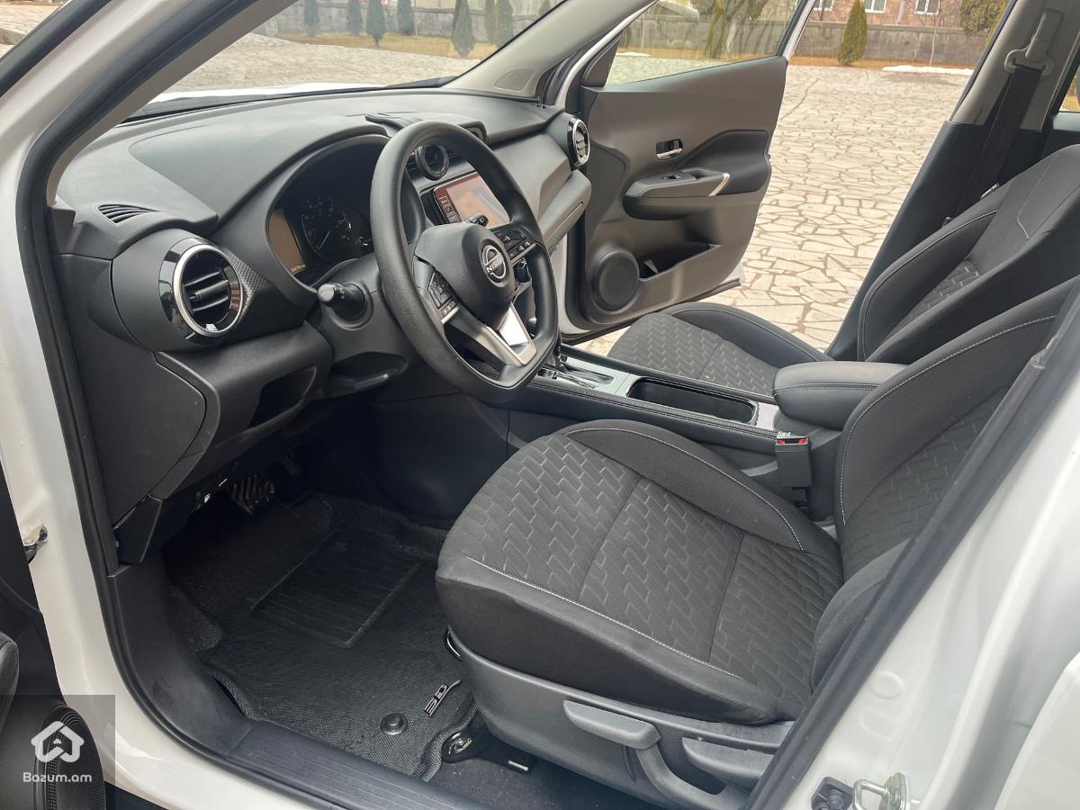 Nissan Kicks SV - image 10