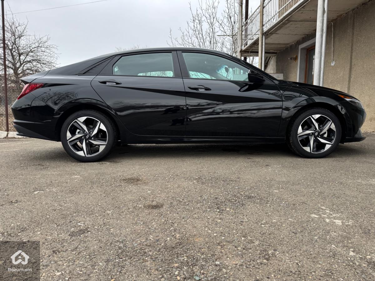 2023 HYUNDAI ELANTRA SEL PLUS - image 9