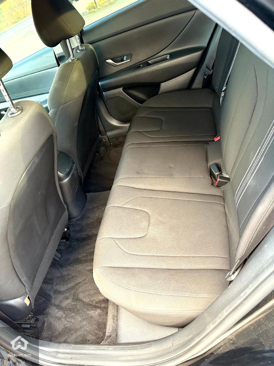 Hyundai elantra  - image 7