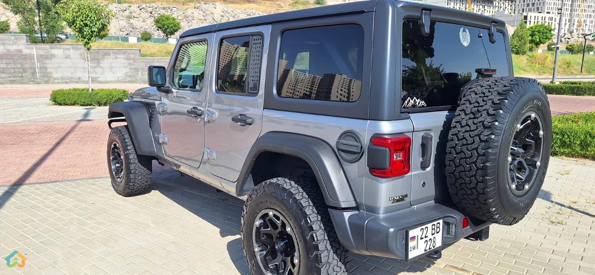 Jeep Wrangler  - image 4
