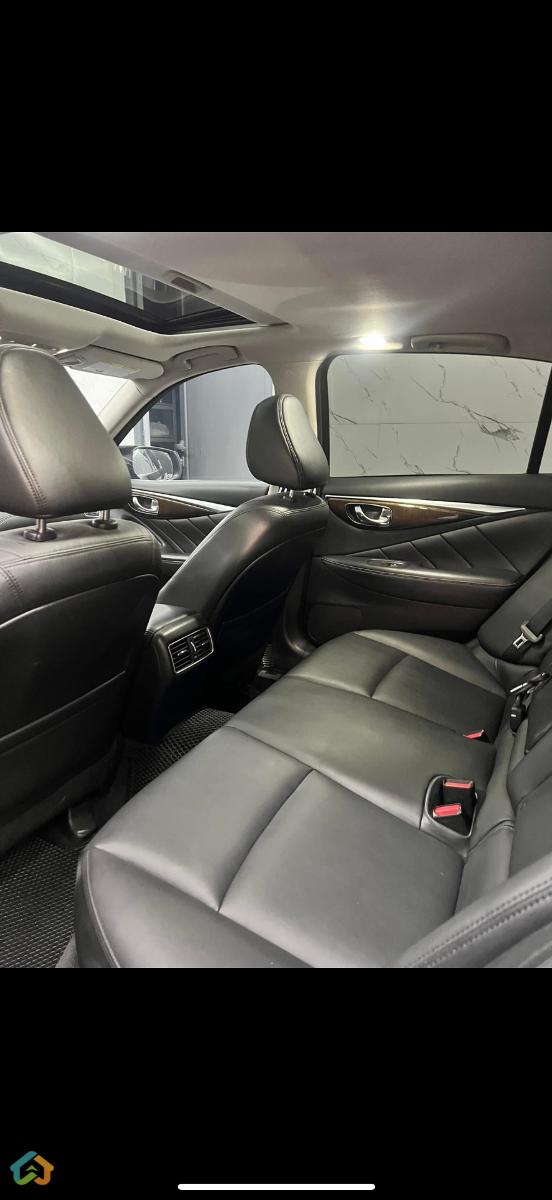 Infiniti Q50 Luxe - image 8