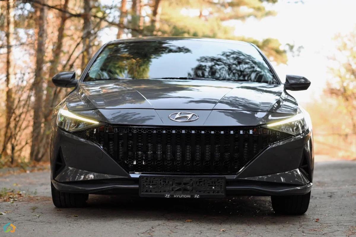 Hyundai Elantra SEL PLUS 2023/04 - image 1