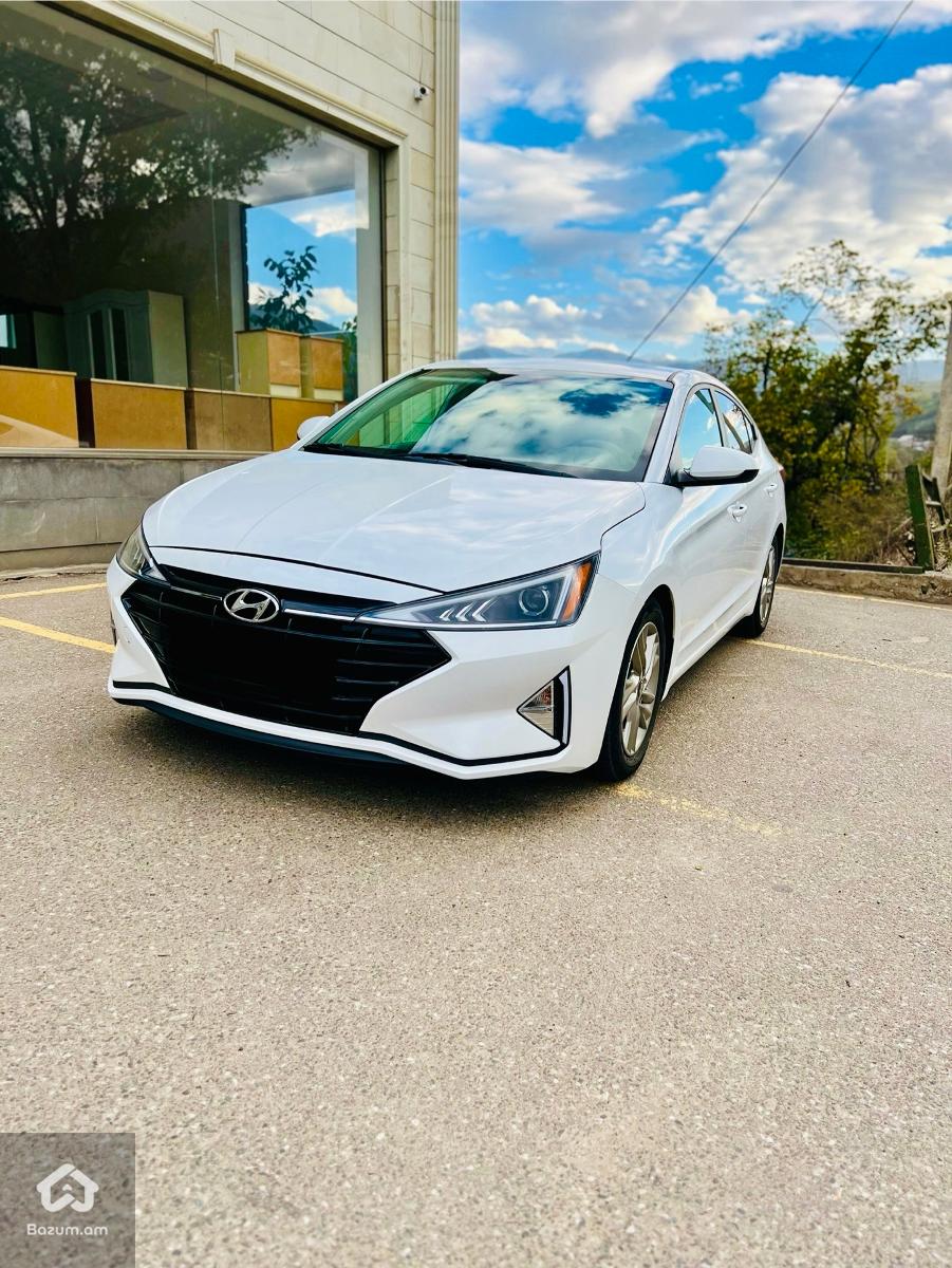 Hyundai Elantra Value Edition 2.0 - image 1