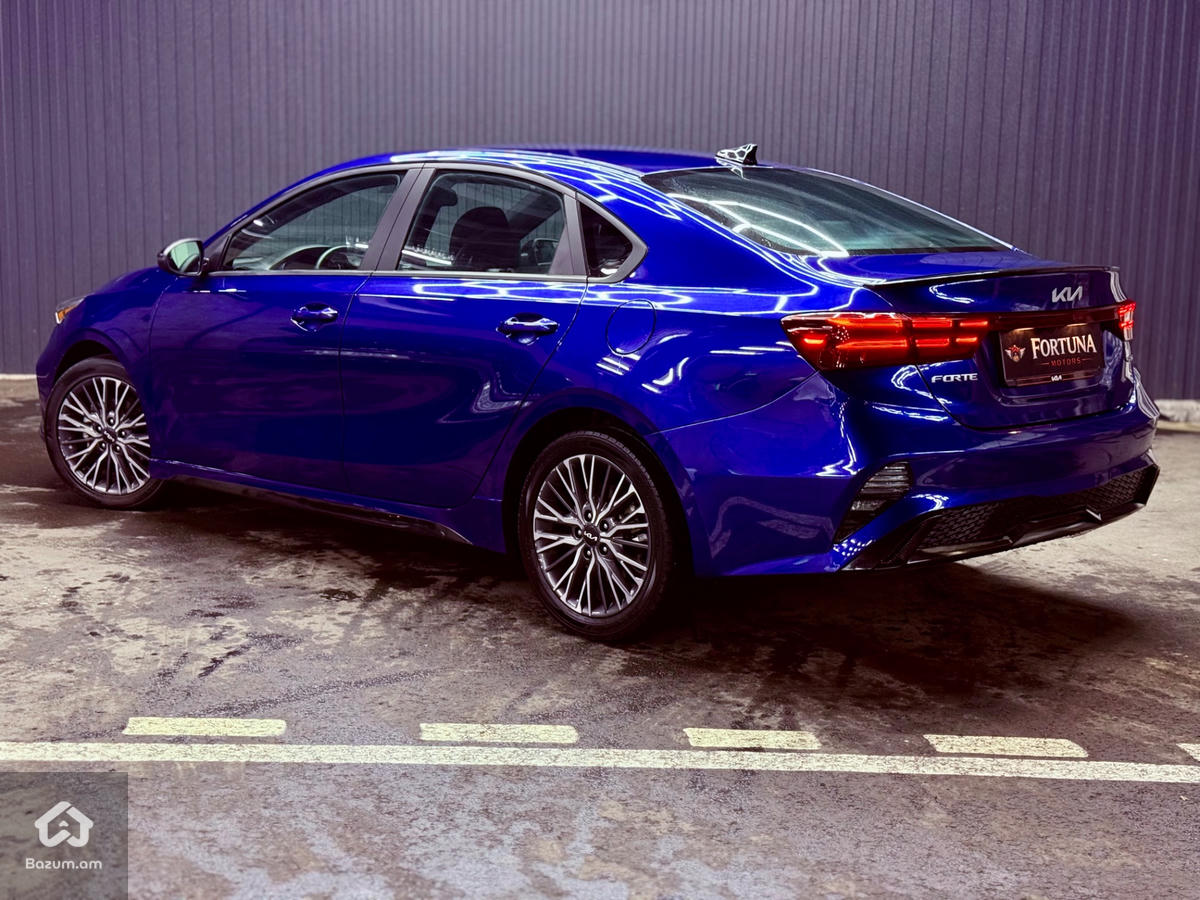 Kia Forte Gt line - image 5