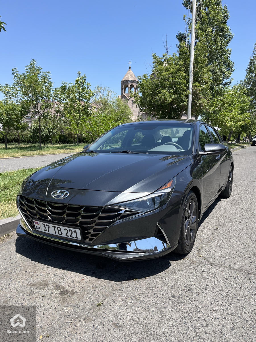 Hyundai Elantra 2022 SEL - image 3